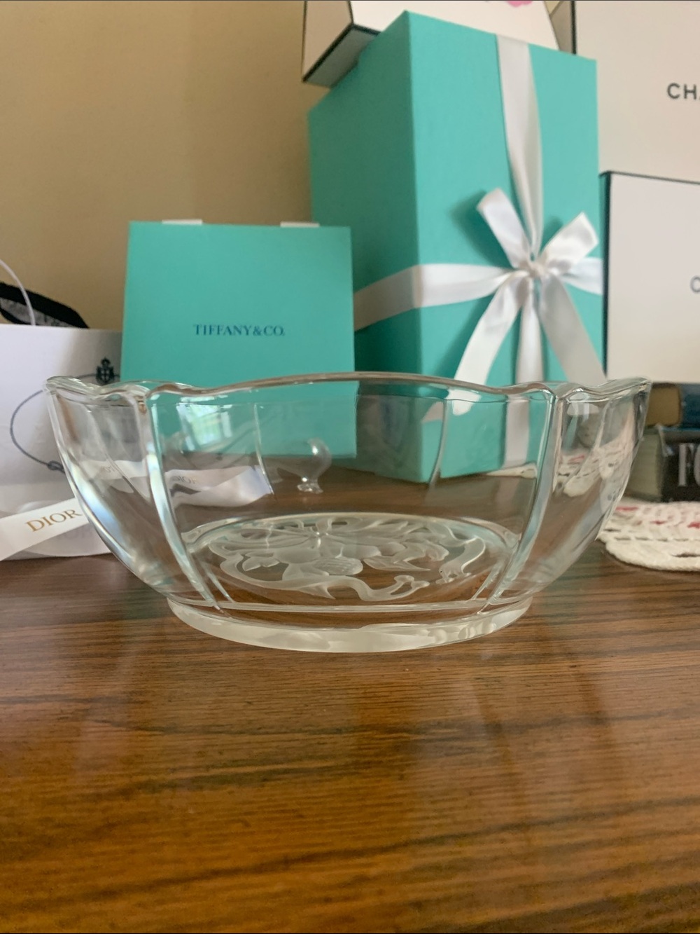 Tiffany & Co. Clear Etched Glass Serving Bowl holiday Christmas garland rare 712 - Picture 4 of 7